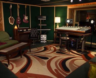 Book Now - Cozy Buffalo Recording Studio with 70s Rec Room Vibe - Buffalo -  Spacefy